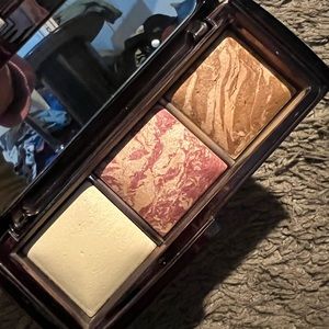 Hourglass face palette diffused edit